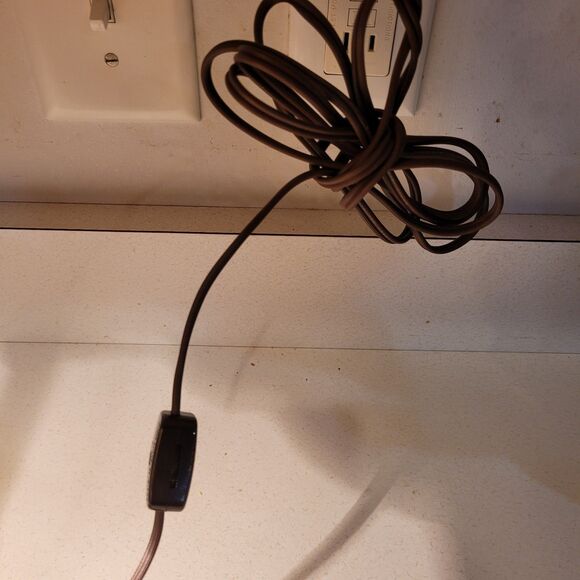 Vtg Tiffany Style Stained Glass Floral Mosaic Table Lamp Metal base 11.5" tall - Picture 9 of 12